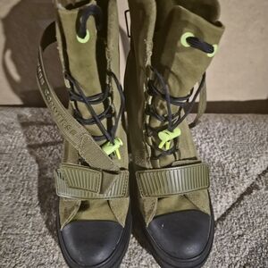 Converse Women's Olive Green High-Top Sneakers